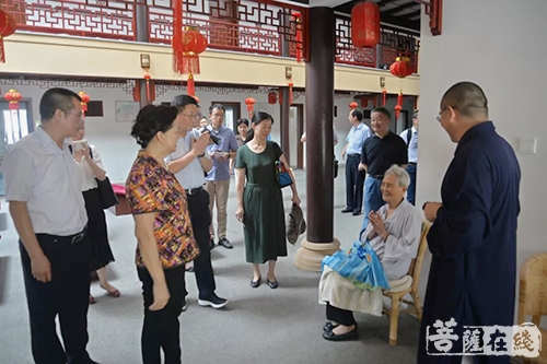 圣堂-厦门市人大常委会副主任刘绍清赴苏州圣堂寺考察调研