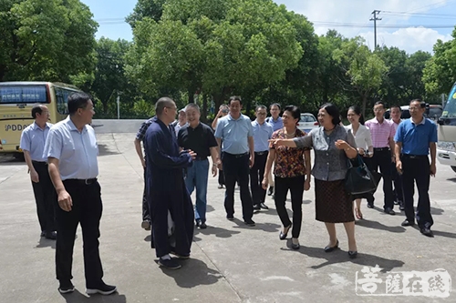 圣堂-厦门市人大常委会副主任刘绍清赴苏州圣堂寺考察调研
