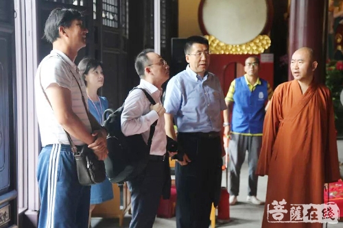 宁国-上海徐汇区政协主席率华泾镇委员工作联络组一行赴宁国禅寺调研