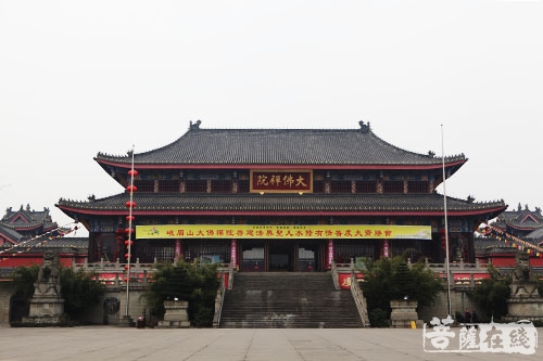 佛教-助力佛教慈善文化事业 张国立参访峨眉山大佛禅院