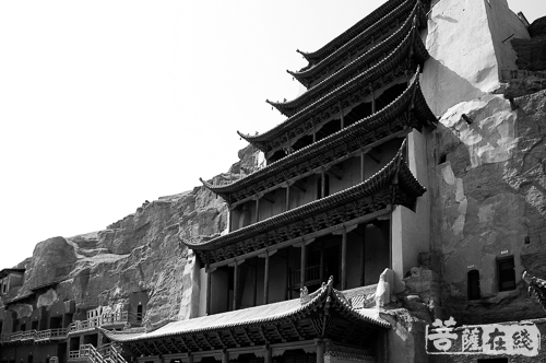 莫高窟-百余精美壁画“穿越” 千年追述莫高窟沧桑变迁