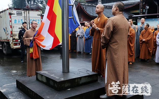 佛教-重庆华岩寺举行升国旗仪式