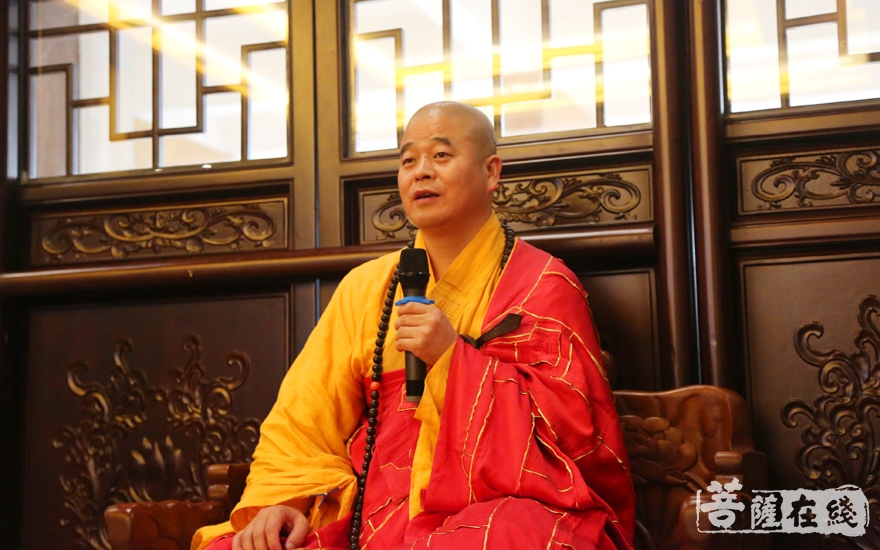 道元法师开示佛七的意义(图片来源:菩萨在线 摄影:妙雪)