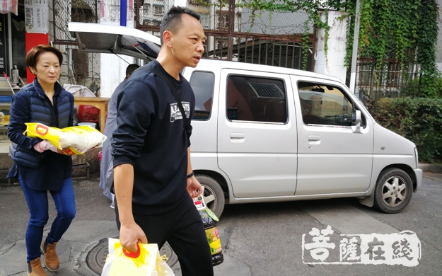佛教-云南省佛教协会、昆明市盘龙区佛教协会举办“2018年重阳节敬老文艺汇演”