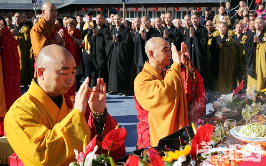 11月9日,雪窦山资圣禅寺举行"四海归心 献礼雪窦"祈福法会.