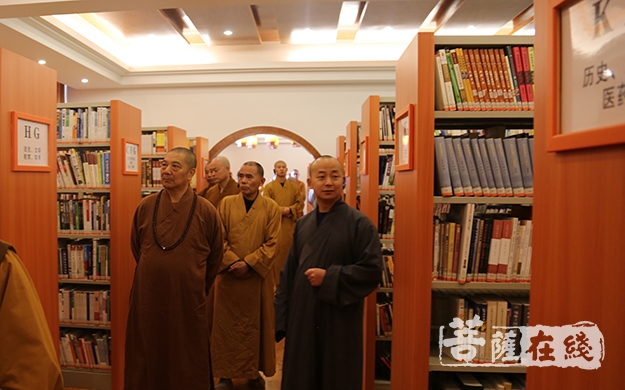 奉化-浙江奉化召开精品寺院创建工作推进会暨场所规范化管理现场会