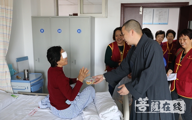 慈善-鸿山慈善会开展“爱——要让你看见”复明工程系列公益活动