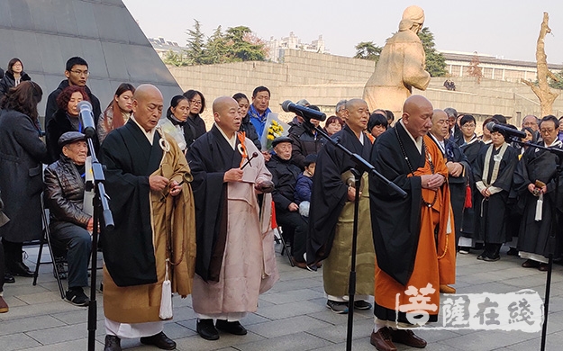 中日韩三国僧人为南京大屠杀死难者举行“世界和平法会”