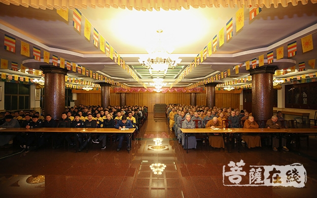 普陀山-普陀山普济禅寺召开全体僧众、职工大会