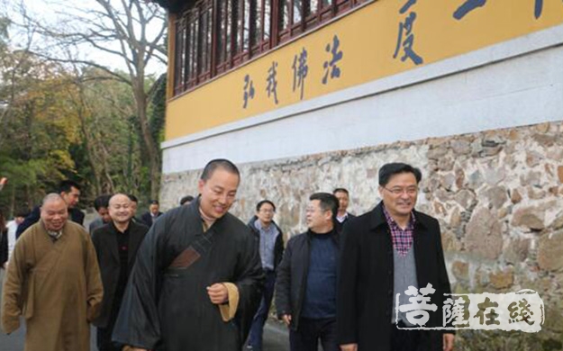 穹窿山-苏州市吴中区人大调研穹窿山宁邦寺