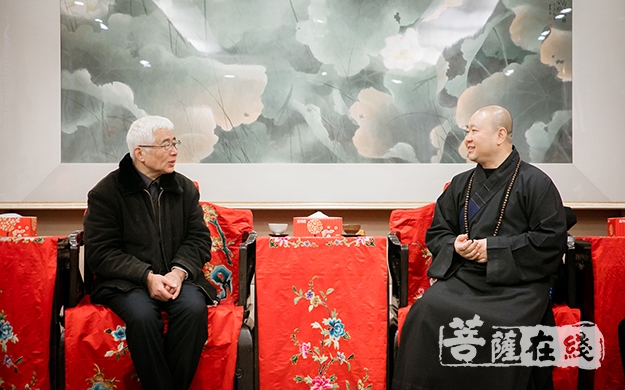 佛教-上海离退休高级专家协会文教专委会主任周箴一行参访上海玉佛禅寺