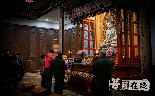 佛教-上海离退休高级专家协会文教专委会主任周箴一行参访上海玉佛禅寺