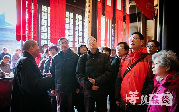 佛教-上海离退休高级专家协会文教专委会主任周箴一行参访上海玉佛禅寺