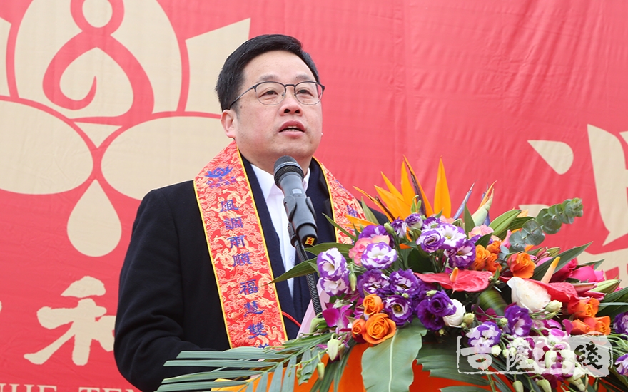 区委常委,统战部部长吴道静对六和寺的规划建设给予了高度重视和大力