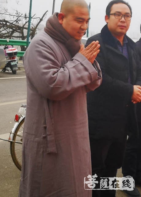 汉中-粥暖人间 陕西汉中法幢寺住持续法法师一行给大众送去祝福和温暖