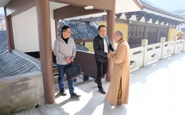 雁荡山-温州市民族宗教事务局副局长马建新一行赴雁荡山能仁寺慰问