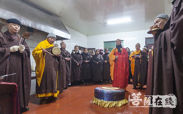 茶话会-巢湖鼓山寺举行迎新春茶话会 送灶迎小年