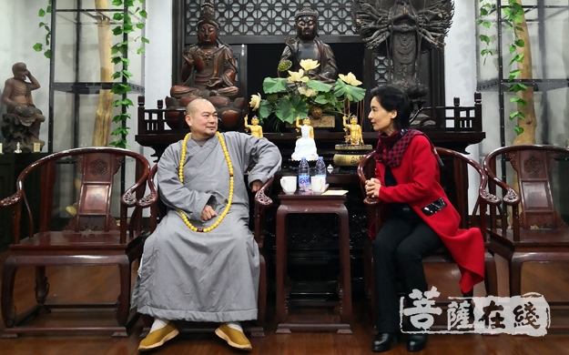 佛教-岳阳市委统战部副部长任欣欣一行春节慰问岳阳佛教团体