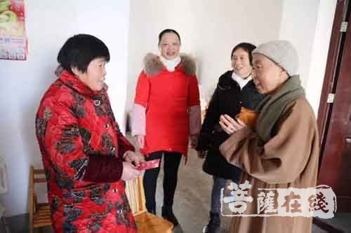 佛教-成都市佛教界积极开展公益慈善助力脱贫攻坚