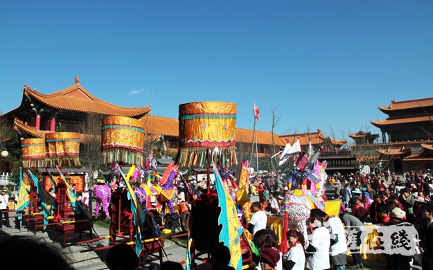 昆明晋宁区宝泉寺举行巡佛归殿祈福法会