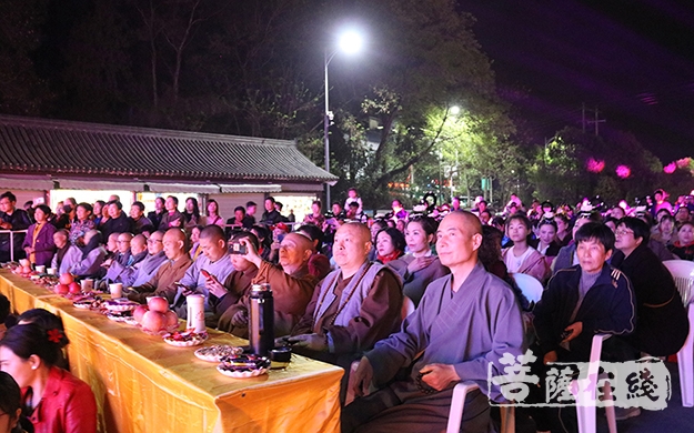 中国梦-为纪念三祖诞辰 安徽三祖禅寺举行共筑中国梦文艺晚会