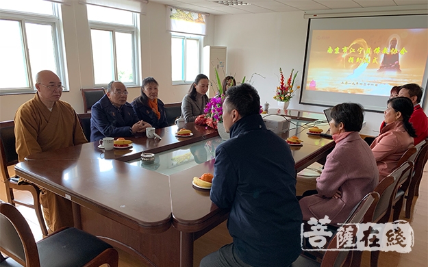 佛教-江宁区佛教协会会长曙光法师慰问滨江敬老院