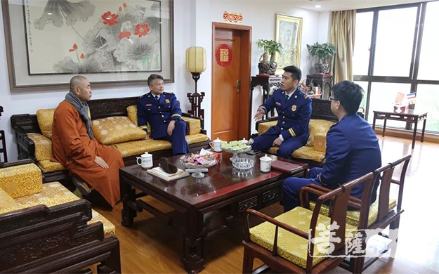宁国-徐汇区消防支队领导赴上海宁国禅寺检查消防安全