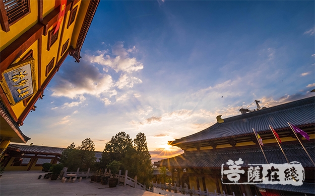 真武山上的弥勒佛道场