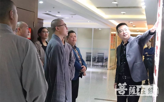 律师事务所-空林佛学院学僧走进律师事务所参学