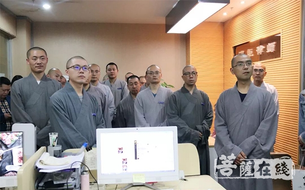 律师事务所-空林佛学院学僧走进律师事务所参学
