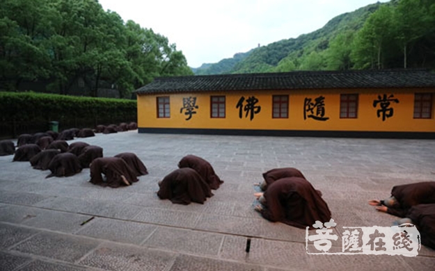 佛教-绍兴市炉峰禅寺2019千人拜山法会圆满
