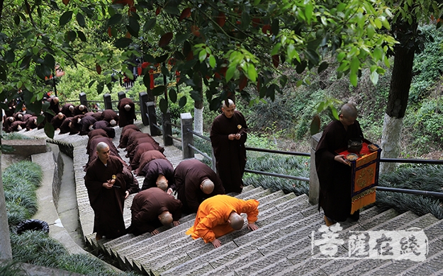 佛教-绍兴市炉峰禅寺2019千人拜山法会圆满