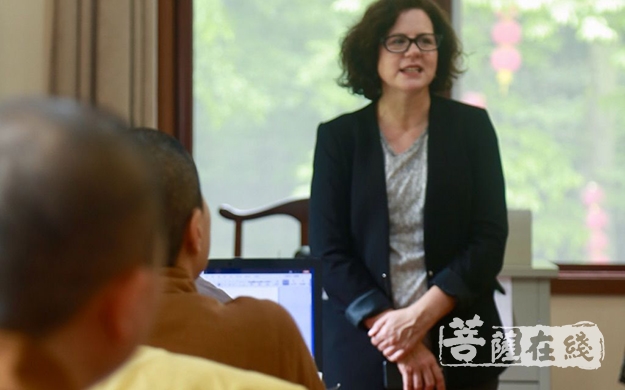 英语-美国华盛顿邮报记者田安娜一行参访杭州佛学院