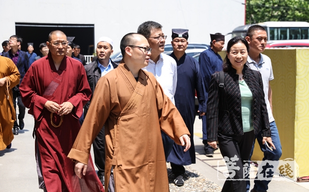 佛教-安徽省爱国宗教团体参观访问上海玉佛禅寺