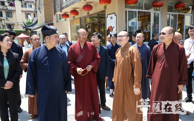 佛教-安徽省爱国宗教团体参观访问上海玉佛禅寺