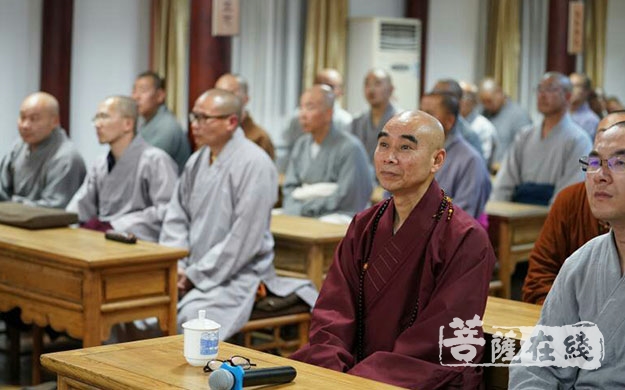 天童寺-古刹今风：众法师随纪录片感受天童寺历史荣光