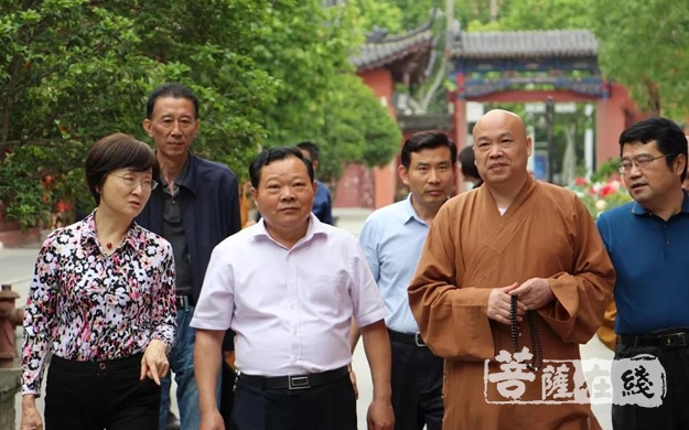 佛教-南京市人大常委会副秘书长张挚调研淮安市慈云禅寺