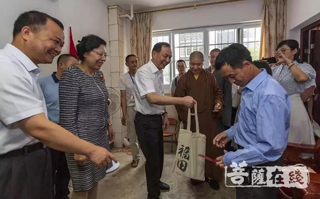 南普陀寺-厦门南普陀寺慈善会与南普陀中医院助力革命老区扶贫义诊正式启动