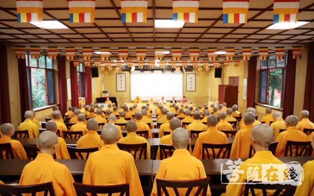 毕业晚会-四川尼众佛学院举行第15届本科班毕业典礼