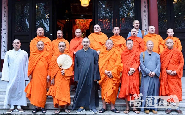 佛教-中佛协副秘书长帕祜巴罕听长老一行参访苏州圣堂寺
