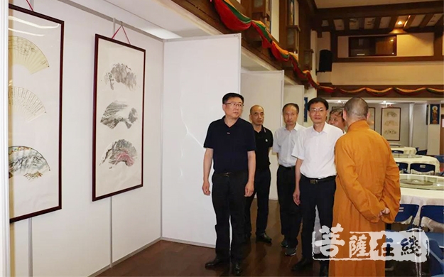 时政-盐城市政协常委裴磊滨一行赴上海七宝教寺考察调研
