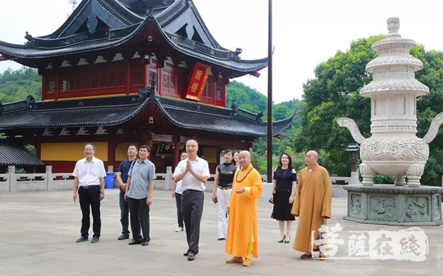 社会组织-浙江省社会组织总会会长梁星心一行考察炉峰禅寺慈联会