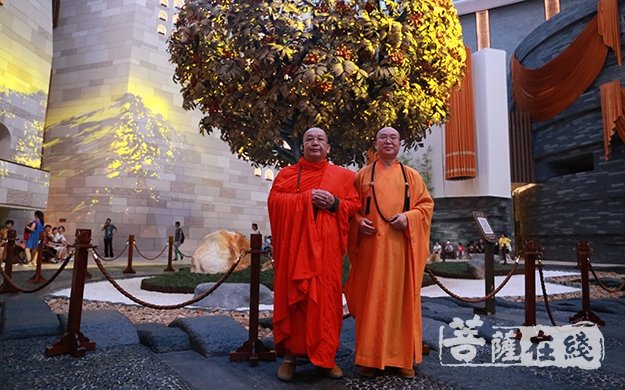 牛首山-牛首山佛顶寺住持曙光法师接待帕松列龙庄勐长老一行