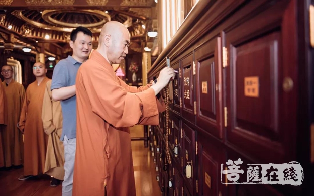 宁国-上海宁国禅寺僧职工参访地藏古寺