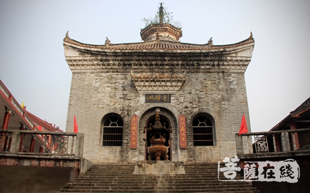 三祖寺,位于安徽天柱山,隋初,禅宗三祖僧璨来此弘法教学,并传