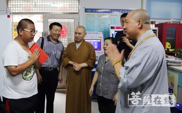 虎溪岩寺联合厦门市慈善总会和思明区慈善会开展慈善助学活动