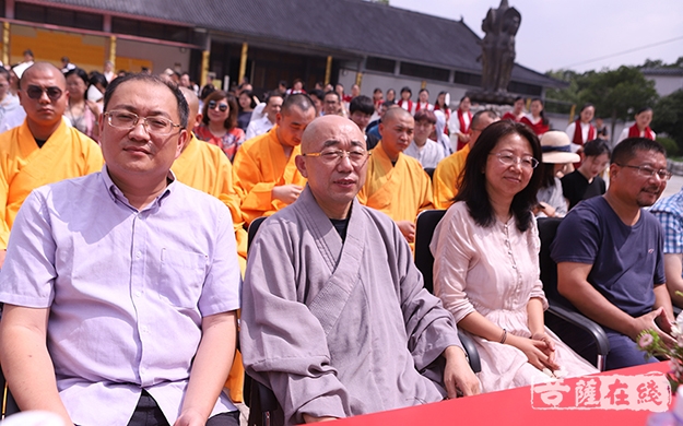 摄影:王颖)南京市江宁区佛教协会副会长兼秘书长,定林寺方丈心融大