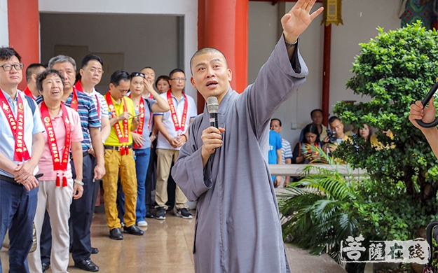 释迦牟尼-汕头市民营企业商会参礼珠海普陀寺 学习佛陀智慧