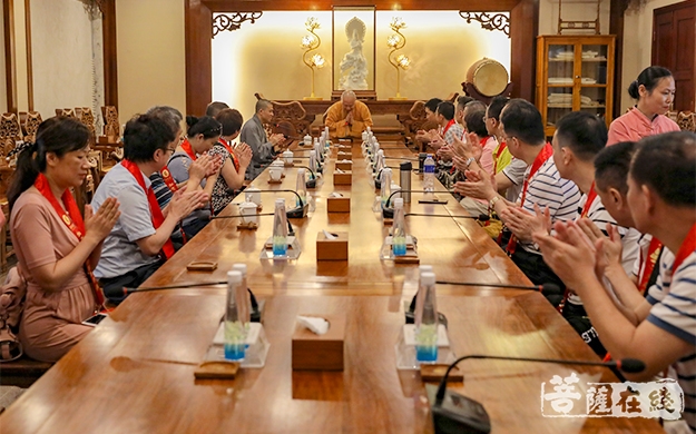 释迦牟尼-汕头市民营企业商会参礼珠海普陀寺 学习佛陀智慧