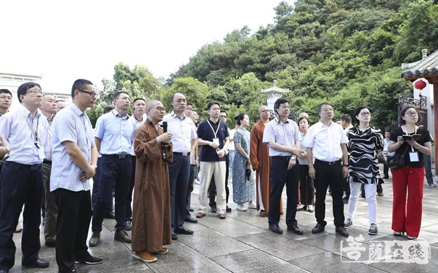 温州-浙江省委统战部副部长楼炳文赴温州头陀寺调研